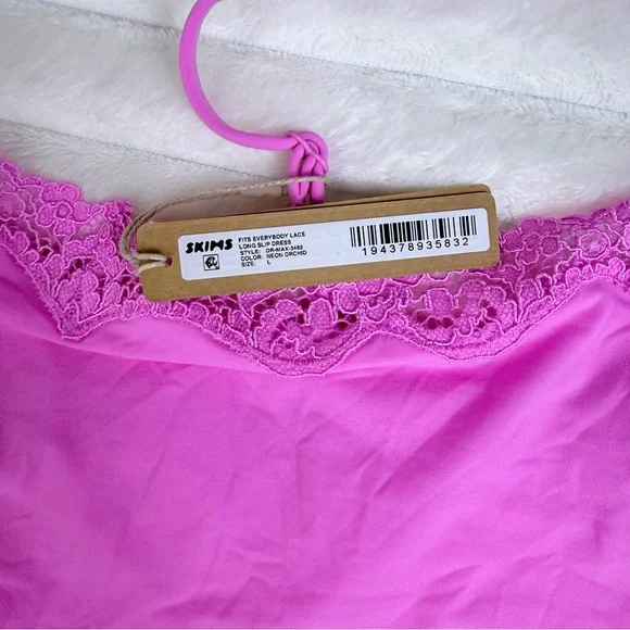 SKIMS Fits Everybody Corded Lace Long Slip Dress Size Large in Neon Orchid  NWT - Picture 13 of 15